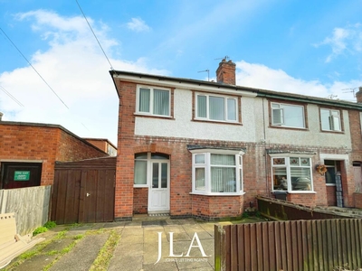 3 bedroom terraced house for rent in Percy Road, Leicester, LE2
