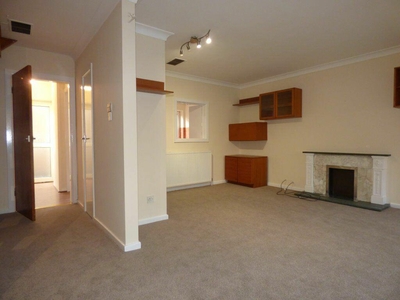 3 bedroom terraced house for rent in Yeomans Court, The Park, Nottingham, NG7 1EU, NG7