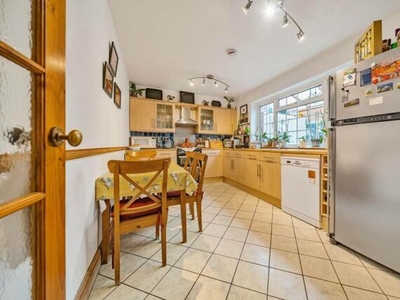 3 Bedroom Terraced House For Sale In Tooting, London