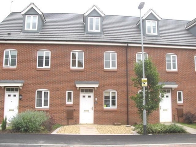 3 bedroom town house for rent in Burberry Avenue, Nottingham, Nottinghamshire, NG15