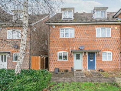 3 Bedroom Town House For Sale In Maidenhead