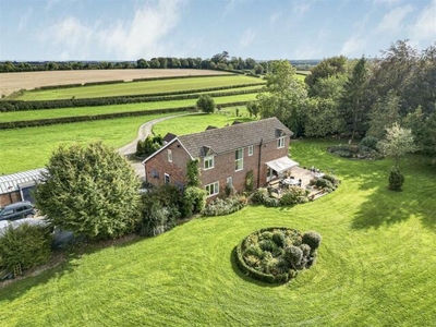 4 Bedroom Character Property For Sale In Garton-on-the-wolds