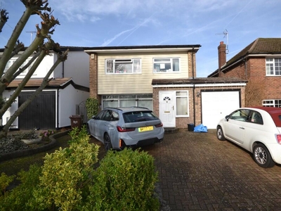4 bedroom detached house for rent in Kilworth Avenue, Shenfield, Brentwood, Essex, CM15