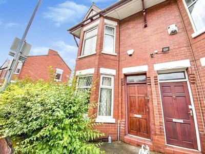 4 bedroom end of terrace house for rent in Carill Drive, Fallowfield, M14
