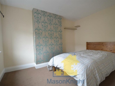 4 bedroom terraced house for rent in £87 PPPW Milner Rd, Selly Oak. 15mins walk to University of Birmingham, B29