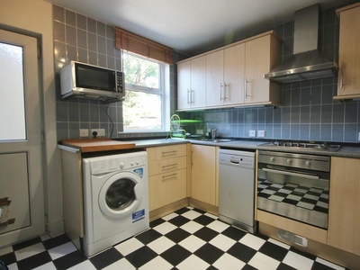 4 bedroom terraced house for rent in Kirby Road, West End, Leicester, LE3