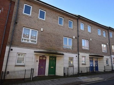 4 bedroom terraced house to rent Exeter, EX1 1DL