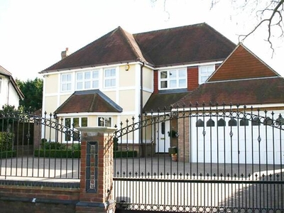 5 Bedroom Detached House For Rent In Hornchurch