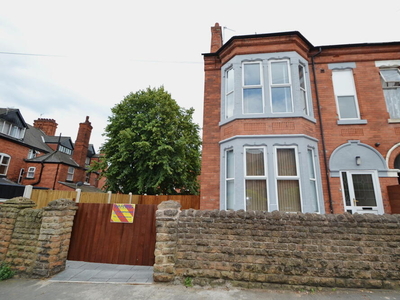 6 bedroom detached house for rent in Berridge Road, Sherwood Rise, Nottingham, NG7