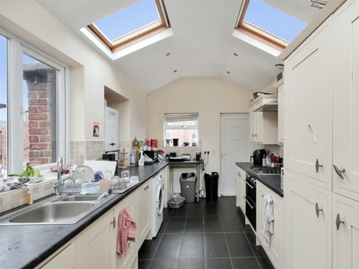 6 bedroom maisonette for rent in (£127pppw) Lavender Gardens, Jesmond, Newcastle Upon Tyne, NE2