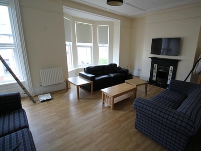 6 bedroom terraced house for rent in Queens Road, Newcastle Upon Tyne, NE2