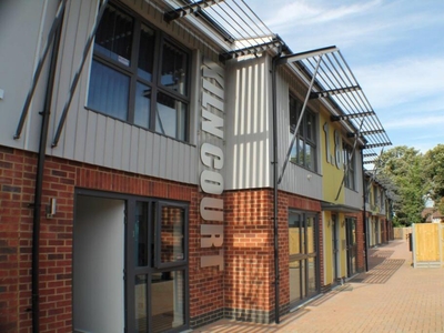 Studio flat for rent in Kiln Court, Canterbury Ref - 3211, CT1