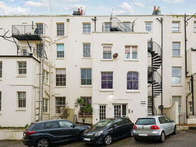 Studio flat for rent in Sillwood Place, Brighton, East Sussex, BN1