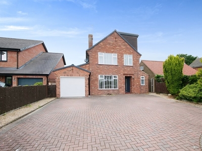 Towthorpe Road, Haxby, York - 4 bedroom detached house