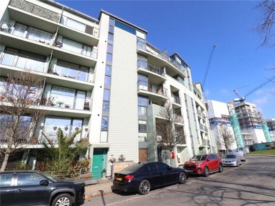 1 Bedroom Apartment For Sale In Heybourne Crescent, London