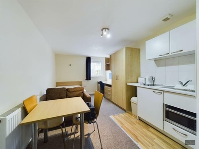 1 bedroom flat for rent in Looe Road, Exeter, EX4