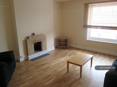 1 bedroom flat for rent in Russell Street, Reading, RG1