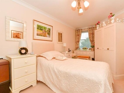 1 Bedroom Flat For Sale In Cliftonville, Margate