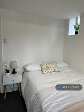 1 Bedroom Flat Share For Rent In London
