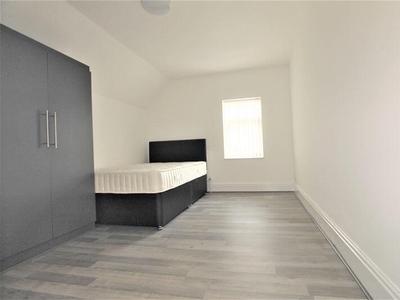 1 bedroom house of multiple occupation for rent in En-suite room, Queens Park Parade, NN2