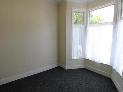 2 Bedroom Apartment For Rent In Ilford, Essex