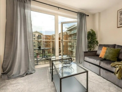 2 bedroom apartment for rent in Prague House, Century Wharf, Cardiff, CF10