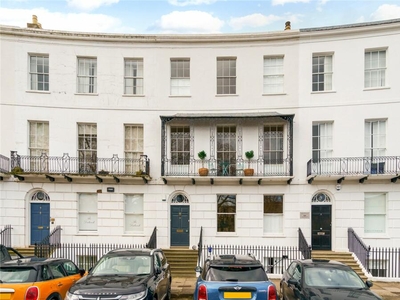 2 bedroom apartment for rent in Royal Crescent, Cheltenham, Gloucestershire, GL50