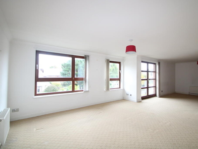 2 bedroom apartment for rent in Tinto Road, NEWLANDS, G43