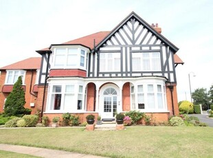 2 Bedroom Apartment For Sale In Cleethorpes, N.e. Lincs
