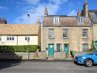 2 bedroom end of terrace house for rent in Grantchester Road, Trumpington, Cambridge, CB2
