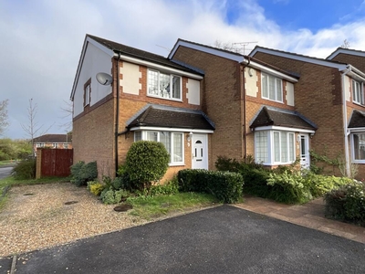 2 bedroom end of terrace house for rent in Peel Close, Woodley, Reading, Berkshire, RG5