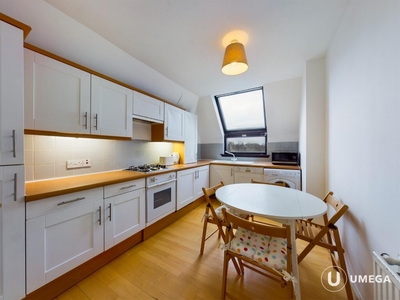 2 bedroom flat for rent in East Castle Road, Merchiston, Edinburgh, EH10