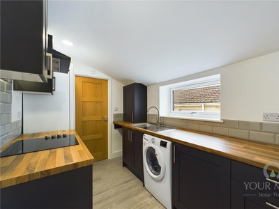 2 bedroom flat for rent in Gordon Street, Semilong, Northampton, NN2
