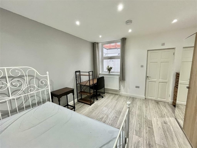 2 bedroom flat for rent in Ilkeston Road, NOTTINGHAM, NG7