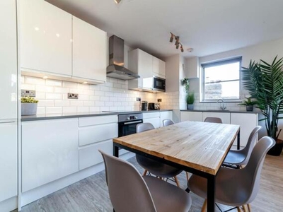 2 Bedroom Flat For Rent In Kensington, London