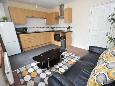 2 bedroom flat for rent in Malefant Street, Cathays, Cardiff, CF24