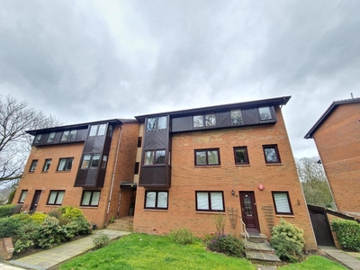 2 bedroom flat for rent in Maxton Grove, Barrhead, Glasgow, G78