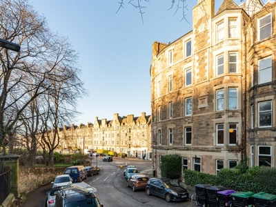2 bedroom flat for rent in Queen's Park Avenue, Edinburgh, EH8