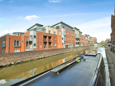2 bedroom flat for rent in Shot Tower Close, Chester, Cheshire, CH1