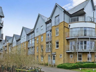 2 bedroom flat for rent in St. Andrews Close, CT1