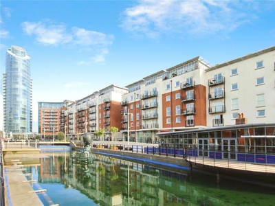 2 bedroom flat for rent in The Canalside, Gunwharf Quays, Portsmouth, Hampshire, PO1