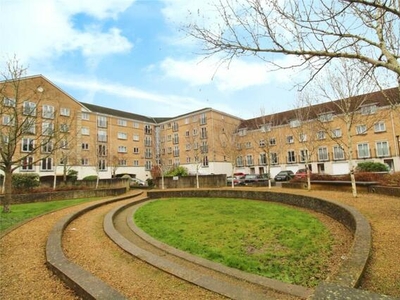 2 Bedroom Flat For Sale In Southampton, Hampshire