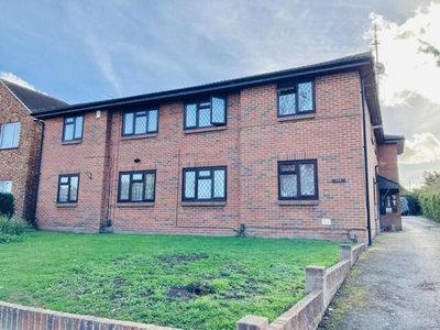 2 Bedroom Ground Floor Flat For Rent In Near Southend Hospital, Westcliff-on-sea