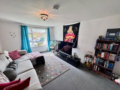 2 bedroom maisonette for rent in Staindale Court, Aspley, NG8 5FZ, NG8