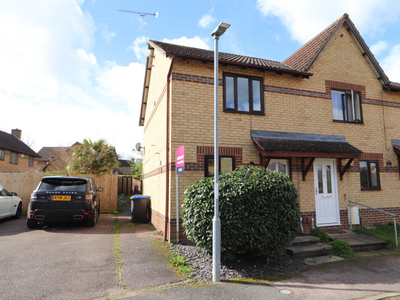 2 bedroom semi-detached house for rent in Chardonnay Close, New Duston, Northampton, NN5