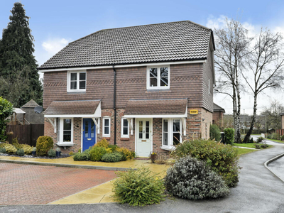 2 bedroom semi-detached house for rent in Lanes End, Chineham, Basingstoke, Hampshire, RG24