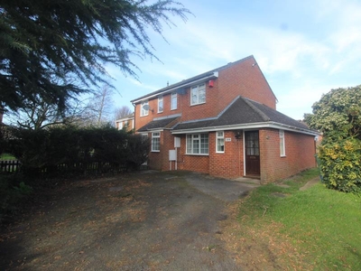 2 bedroom semi-detached house for rent in Westbury Lane, Newport Pagnell, MK16