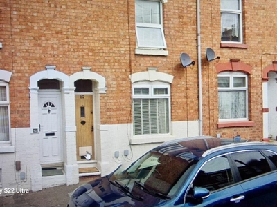 2 bedroom terraced house for rent in Baker Street, Kingsthorpe, Northampton NN2 6DJ, NN2