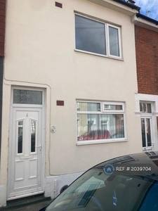 2 bedroom terraced house for rent in Newcomen Road, Portsmouth, PO2