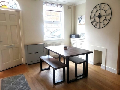 2 bedroom terraced house for rent in South Street, Chester, CH3